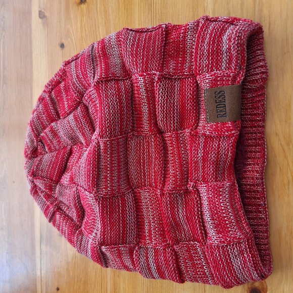 Redess Other - Red & White Slouchy Skull Cap